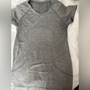 lululemon size 6 grey short sleeve swiftly tech